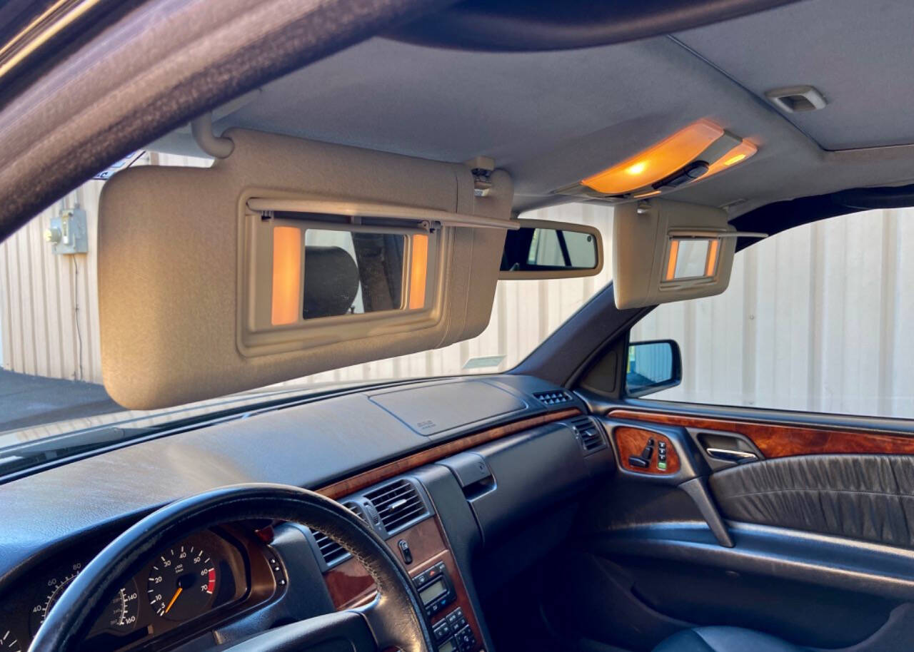 1998 Mercedes-Benz E-Class 29