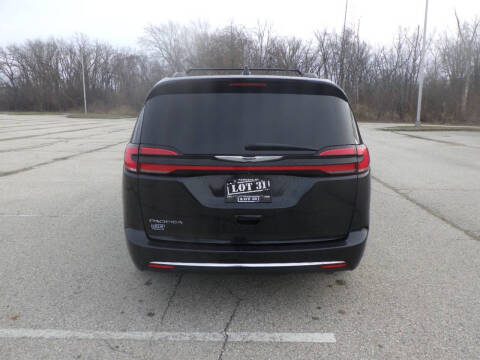2022 Chrysler Pacifica Touring L