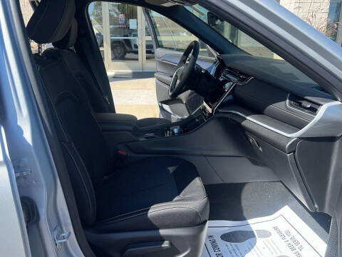 2025 Jeep Grand Cherokee Laredo X