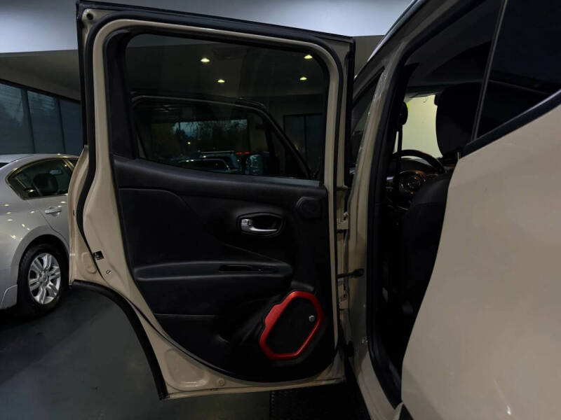 2016 Jeep Renegade Trailhawk