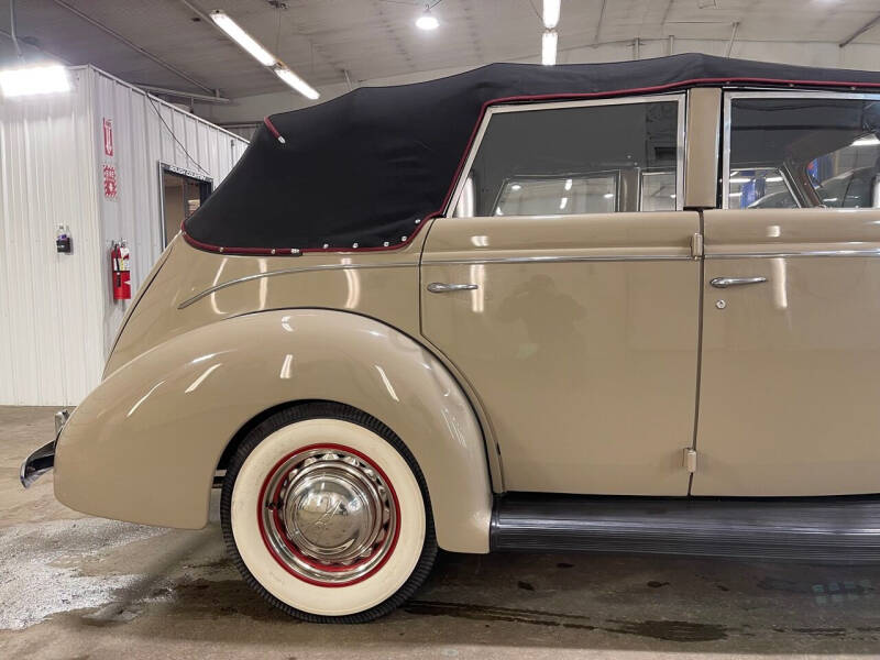 1939 Ford Deluxe