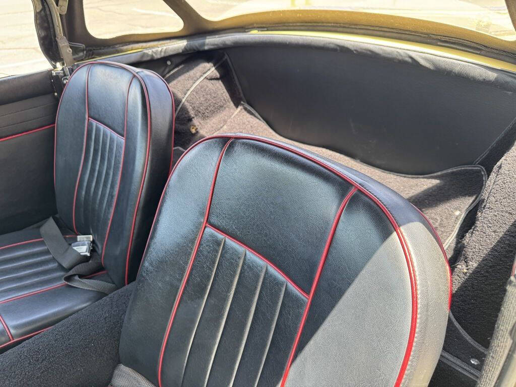 1967 MG MGB 36