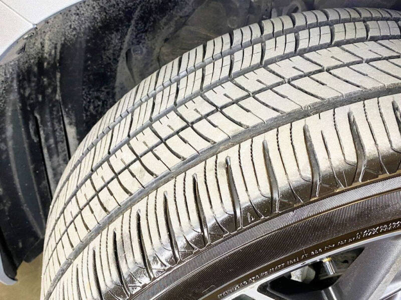 2022 Toyota Camry Hybrid XLE