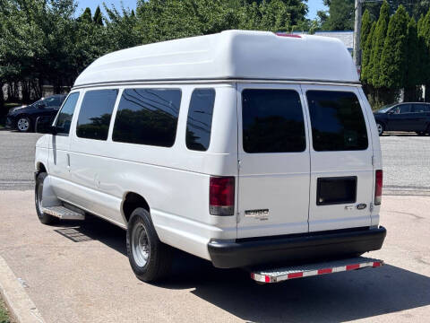 2011 Ford E-Series E-350 SD