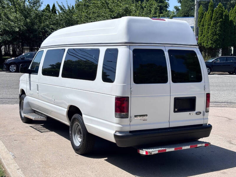 2011 Ford E-Series E-350 SD