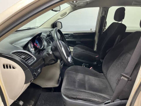 2014 Chrysler Town and Country Touring