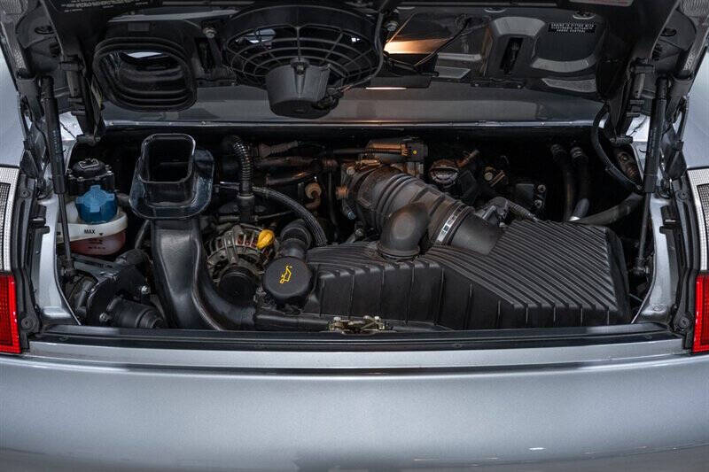 2004 Porsche 911 Carrera 4S
