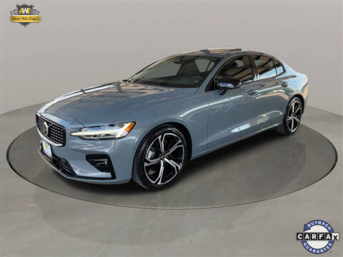 2024 Volvo S60 B5 Plus Dark Theme