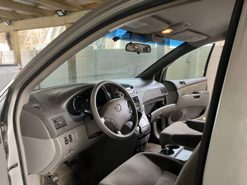 2008 Toyota Sienna CE 8-Passenger