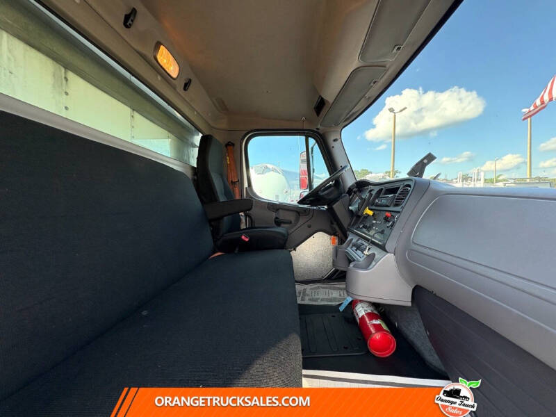 2017 Freightliner M2 106