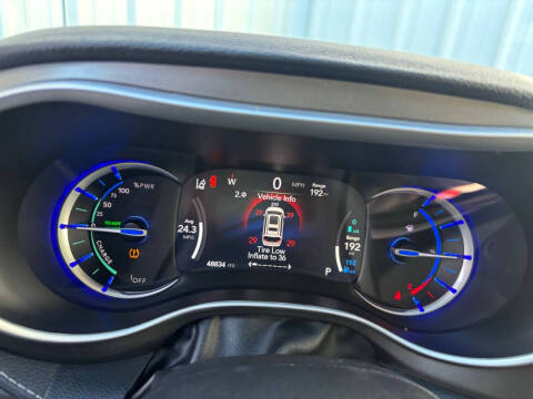 2024 Chrysler Pacifica Plug-In Hybrid Select