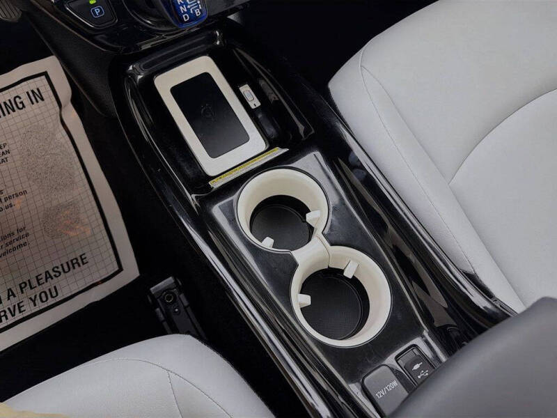 2017 Toyota Prius Three Touring