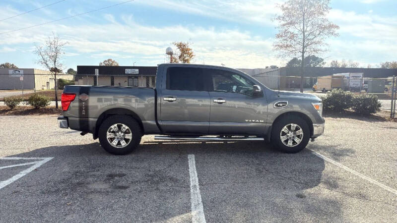 2017 Nissan Titan