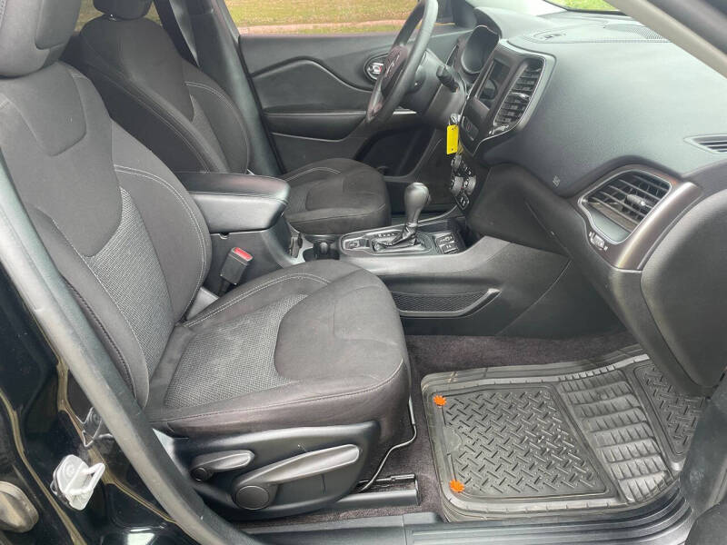2019 Jeep Cherokee Latitude