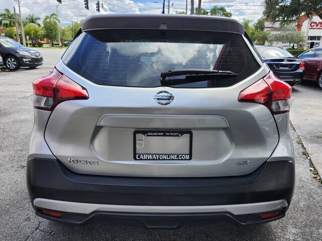 2019 Nissan Kicks SR