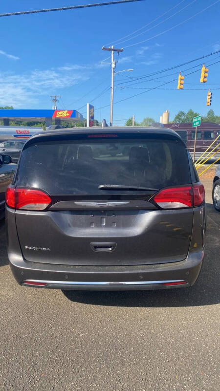2017 Chrysler Pacifica Touring-L Plus