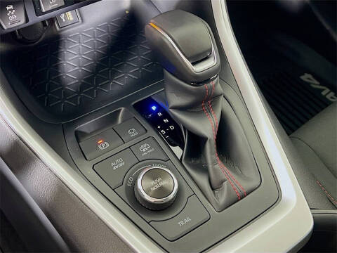 2025 Toyota RAV4 Plug-in Hybrid SE