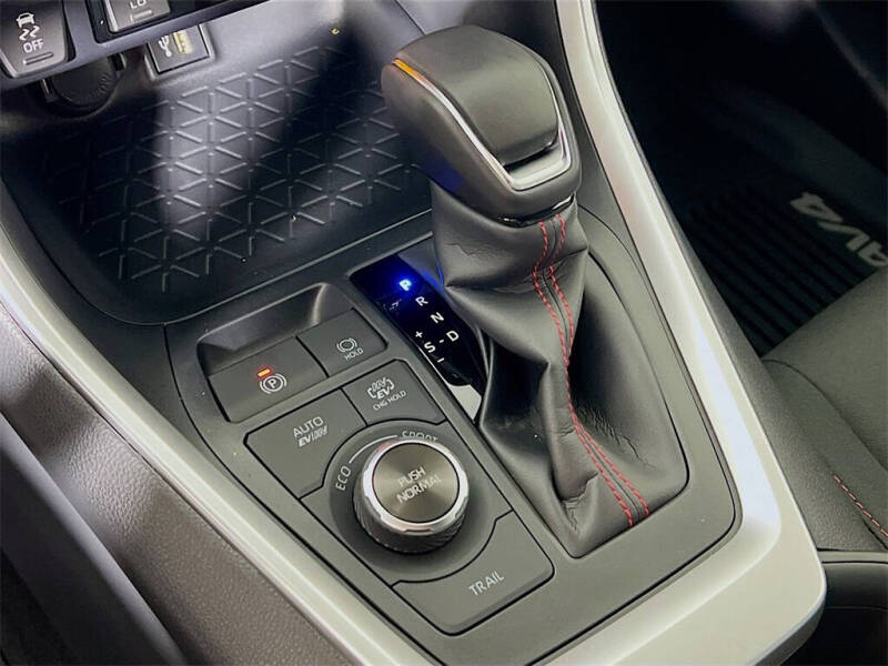 2025 Toyota RAV4 Plug-in Hybrid SE