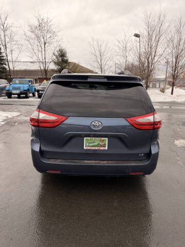2015 Toyota Sienna LE 8-Passenger