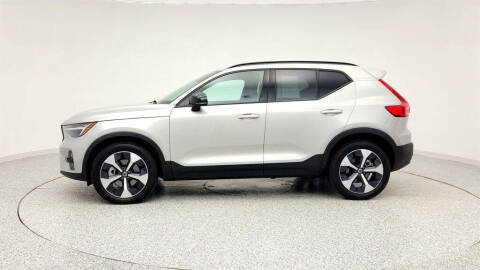 2025 Volvo XC40 B5 Plus Dark Theme