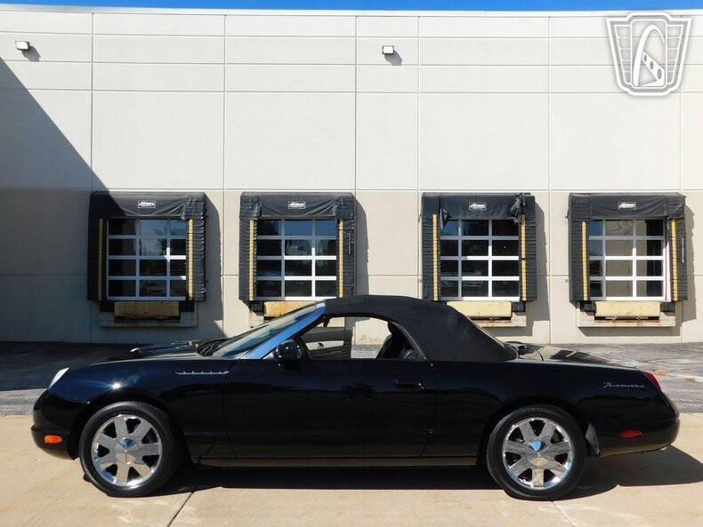 2002 Ford Thunderbird Deluxe