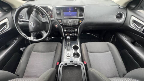 2020 Nissan Pathfinder SV