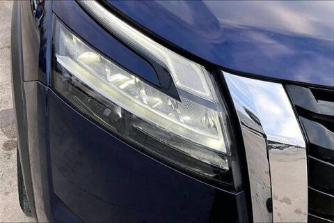 2022 Nissan Pathfinder SV