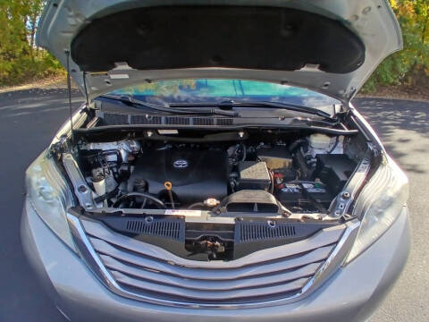 2017 Toyota Sienna XLE 7-Passenger