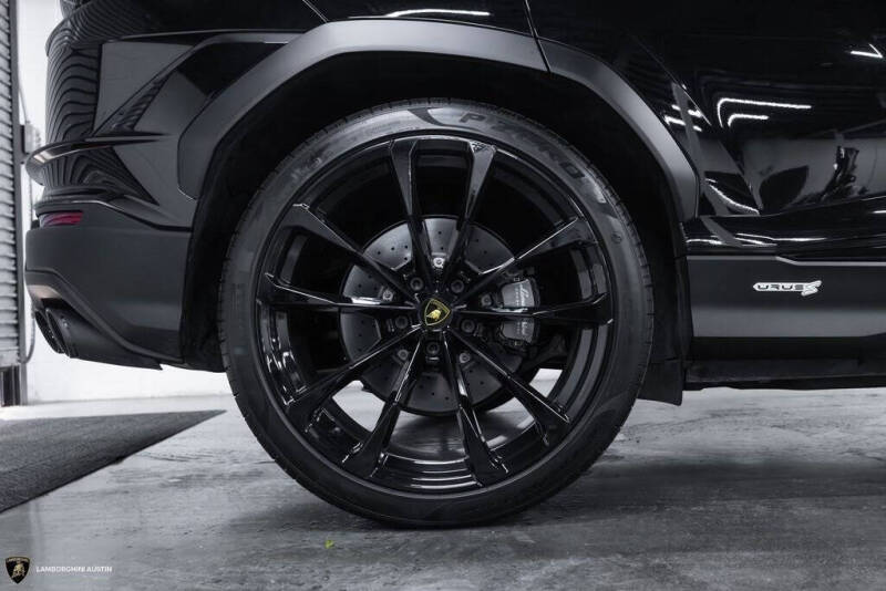 2023 Lamborghini Urus S