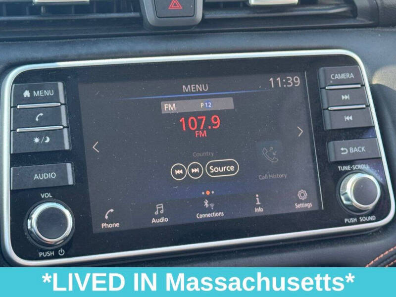 2021 Nissan Versa SR