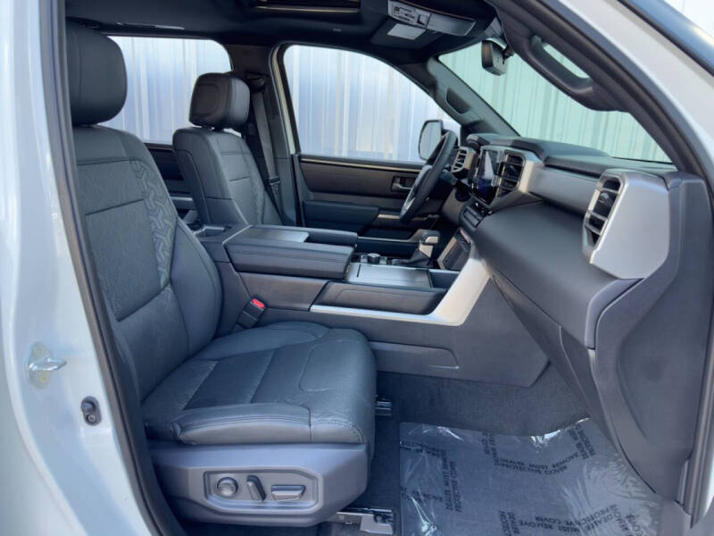 2025 Toyota Sequoia SR5