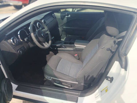 2008 Ford Mustang V6 Deluxe