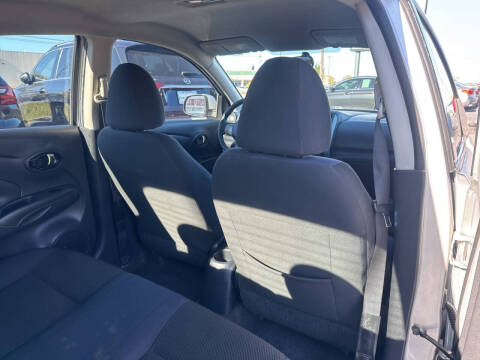 2012 Nissan Versa 1.6 SV