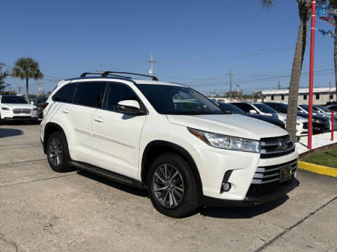 2017 Toyota Highlander SE