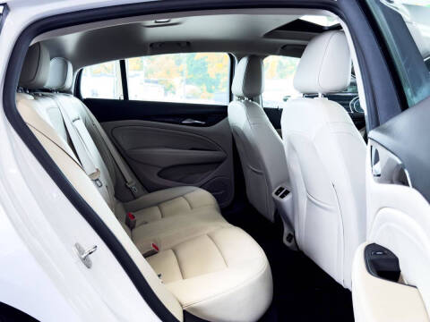 2019 Buick Regal Sportback Essence