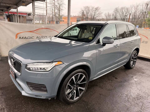 2020 Volvo XC90 T6 Momentum 6-Passenger
