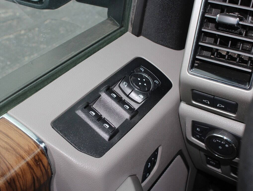 2018 Ford F-150  - $35,995