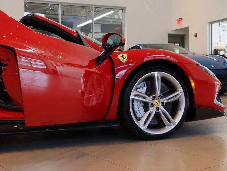 2023 Ferrari 296 GTS