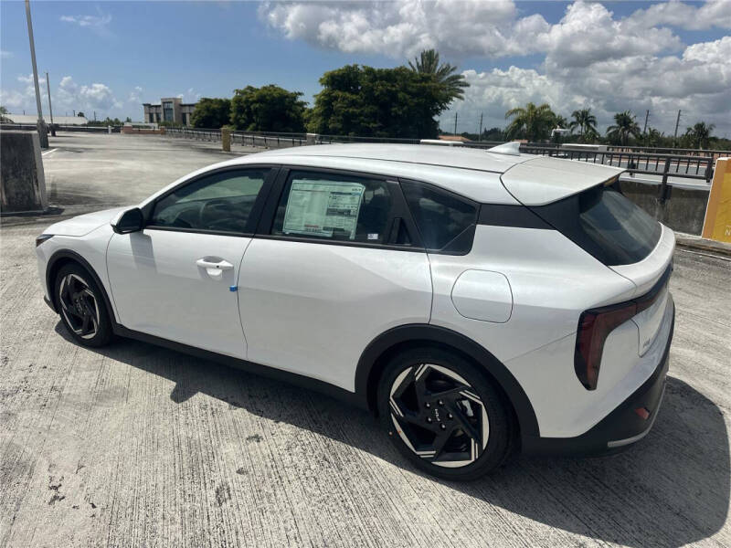 2026 Kia K4 Hatchback EX