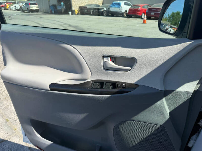 2014 Toyota Sienna