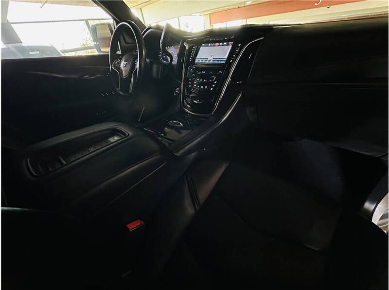 2016 Cadillac Escalade Platinum