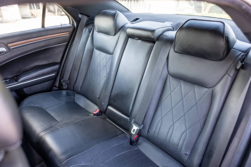 2017 Chrysler 300 C Platinum