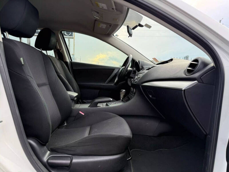 2013 Mazda MAZDA3 i Touring