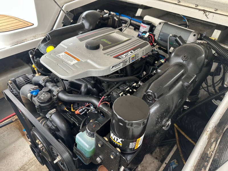 2013 Crownline E260 XS