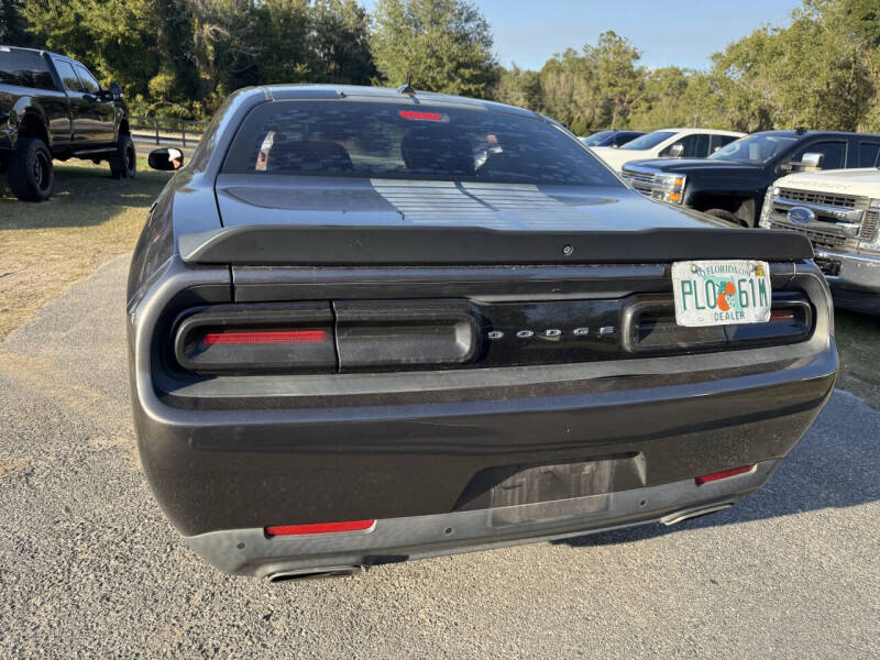 2017 Dodge Challenger SXT Plus