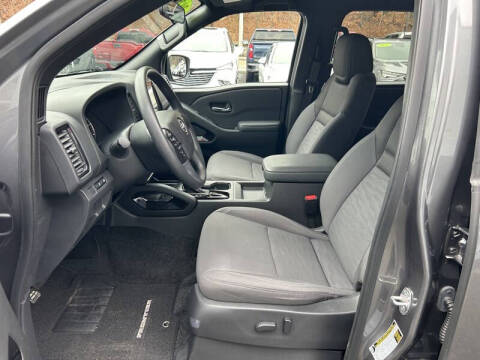 2023 Nissan Frontier SV