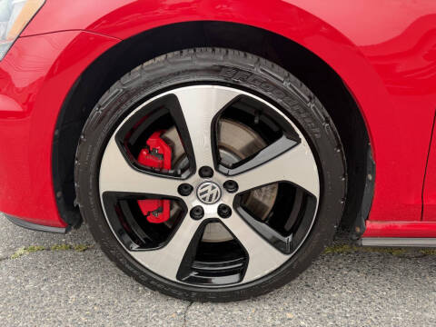 2017 Volkswagen Golf GTI SE