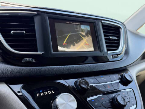 2020 Chrysler Pacifica Touring L