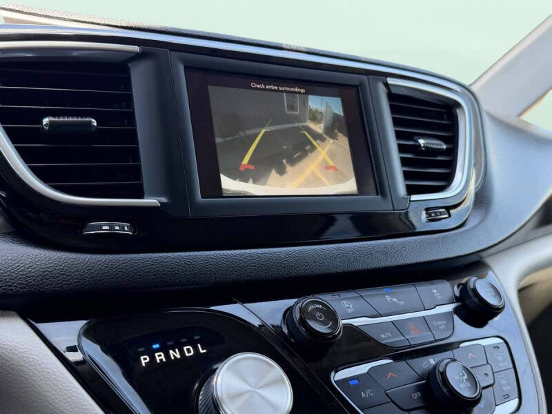 2020 Chrysler Pacifica Touring L