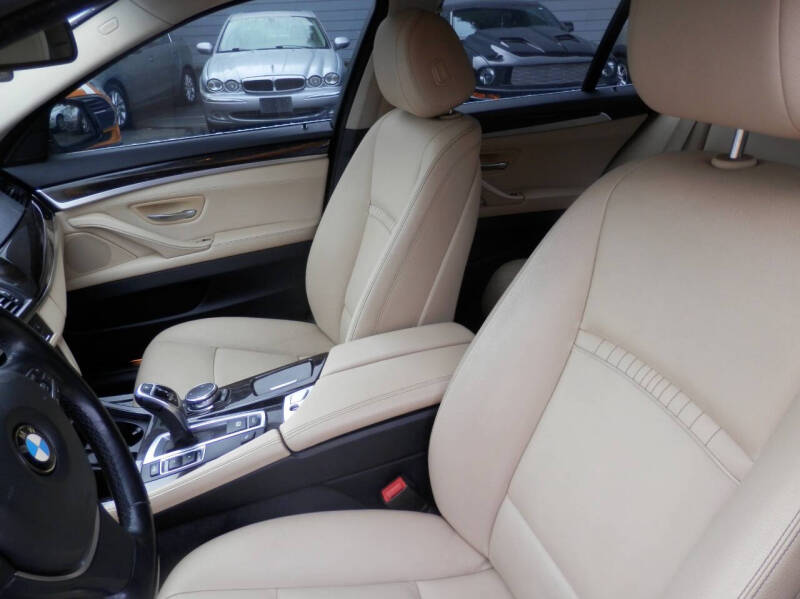 2016 BMW 5 Series 528i